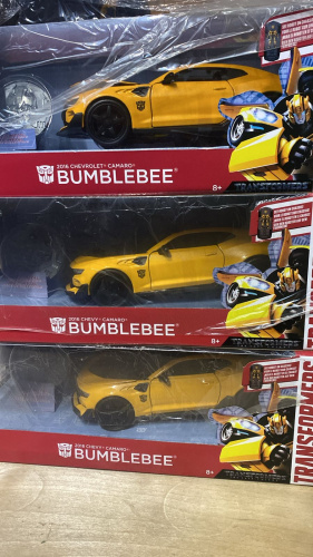 Машина Jada 1:24 Transformers Chevy Camaro Bumblebee Бамблби c коллекционной монетой фото 9