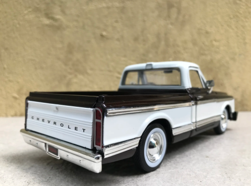 Машина Jada 1972 Chevrolet Cheyenne Pickup 1:24 фото 2