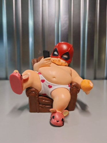 Фигурка толстый Дедпул Deadpool в кресле 12 см фото 5