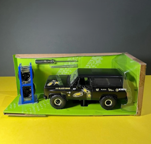 Машина 1:24 Jada 1980 Chevrolet Blazer с дополнительным комплектом колес фото 5