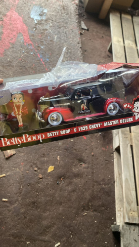 Машина Jada 1:24 Chevrolet Chevy Master Deluxe 1939 - Betty Boop (с фигуркой Бетти Буп) фото 8