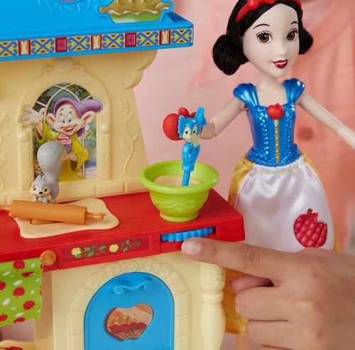 Princess Игровой набор Белоснежка с кухней (Princess Snow White Stir 'n Bake Kitchen) C0540 фото 6