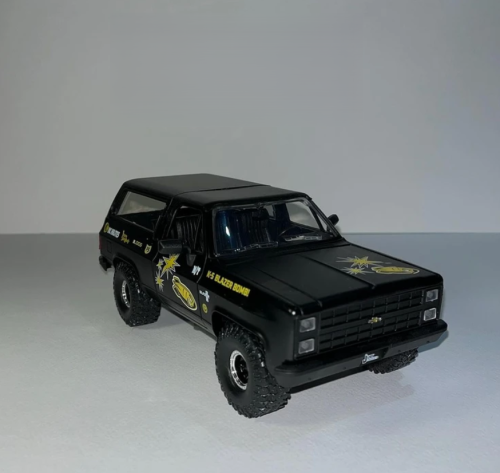 Машина 1:24 Jada 1980 Chevrolet Blazer с дополнительным комплектом колес