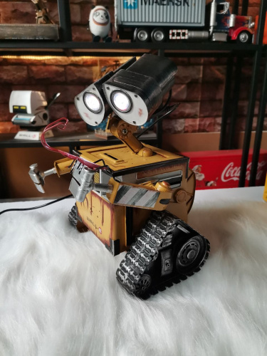 (светильник)  30 см Игрушка фигурка-светильник робот Wall-e (Валли) со светящимися глазами (таракан Хэл, кубик рубик) фото 4