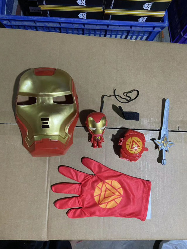 8810 Игровой набор Железный Человек с перчаткой и маской (Iron man) фото 3