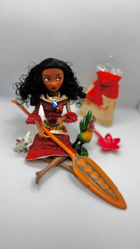 Кукла Моана с дополнительным комплектом одежды и веслом (Moana)  фото 7