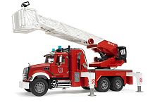 Пожарный автомобиль Bruder Mack с выдвижной лестницей и помпой (02-821) 1:16 65 см