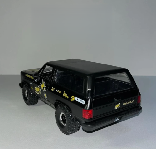 Машина 1:24 Jada 1980 Chevrolet Blazer с дополнительным комплектом колес фото 3